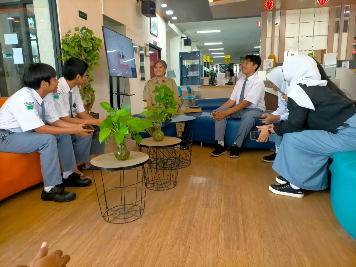 Kunjungan Siswa ke Perpustakaan Provinsi Jawa Timur